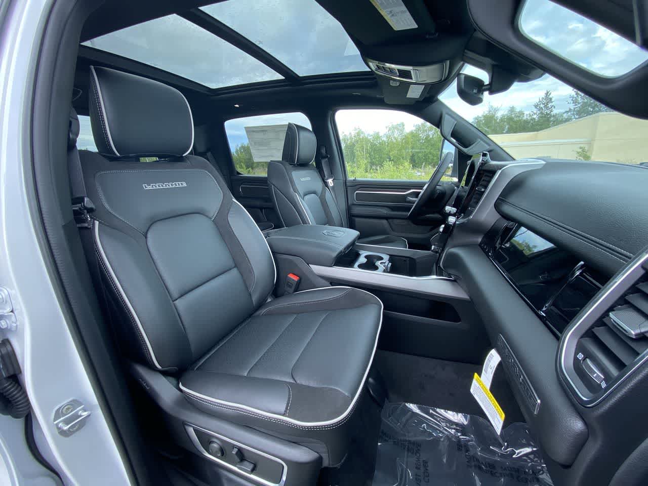 Thumbnail: 2025 RAM 1500 - 27