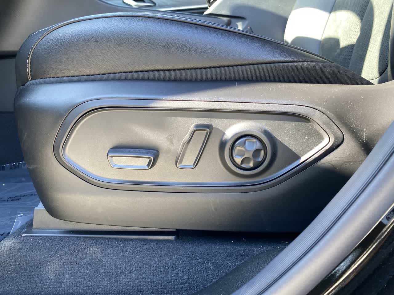 Thumbnail: 2026 Jeep Grand Cherokee - 12