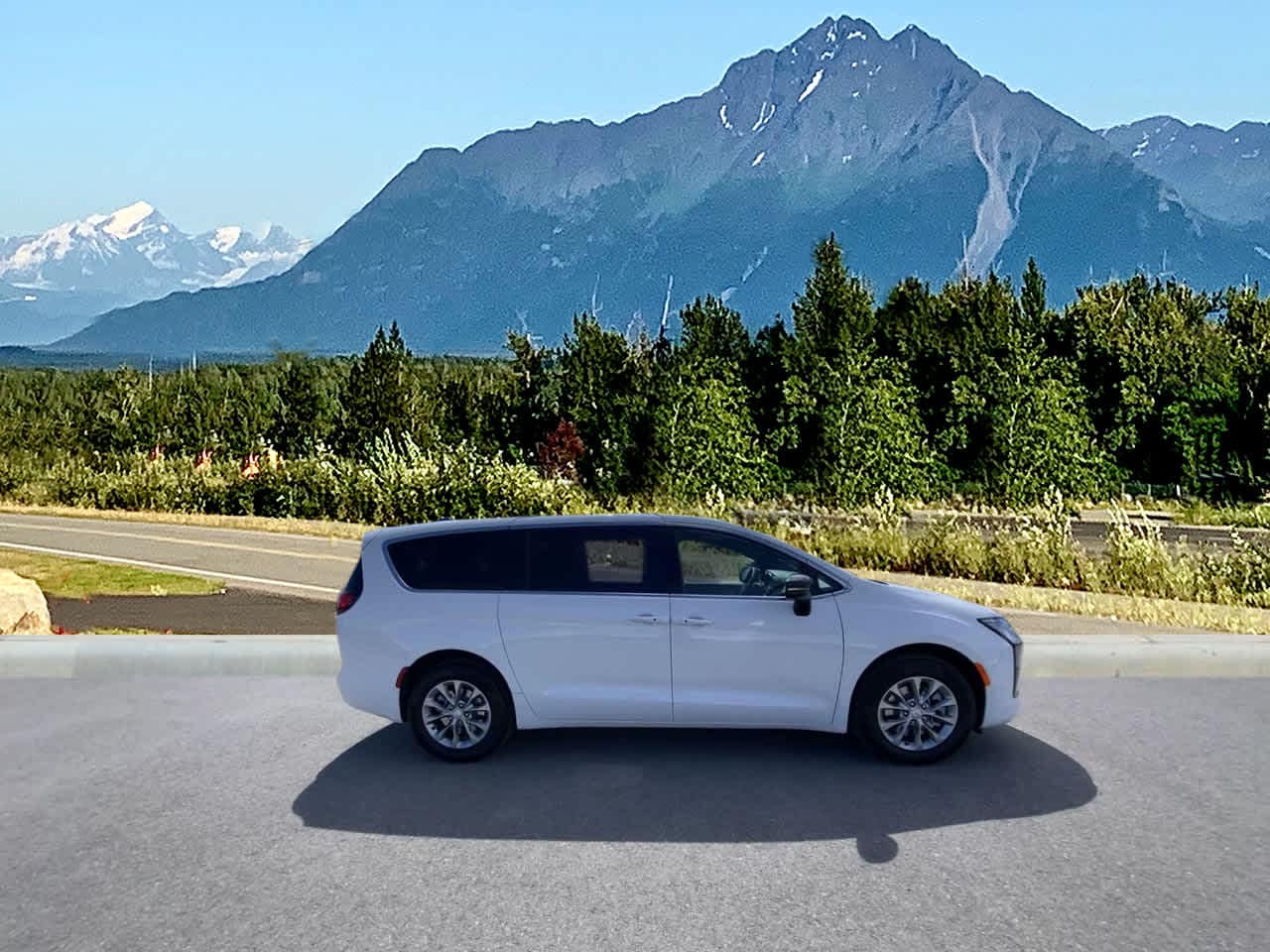 Thumbnail: 2027 Chrysler Pacifica - 6
