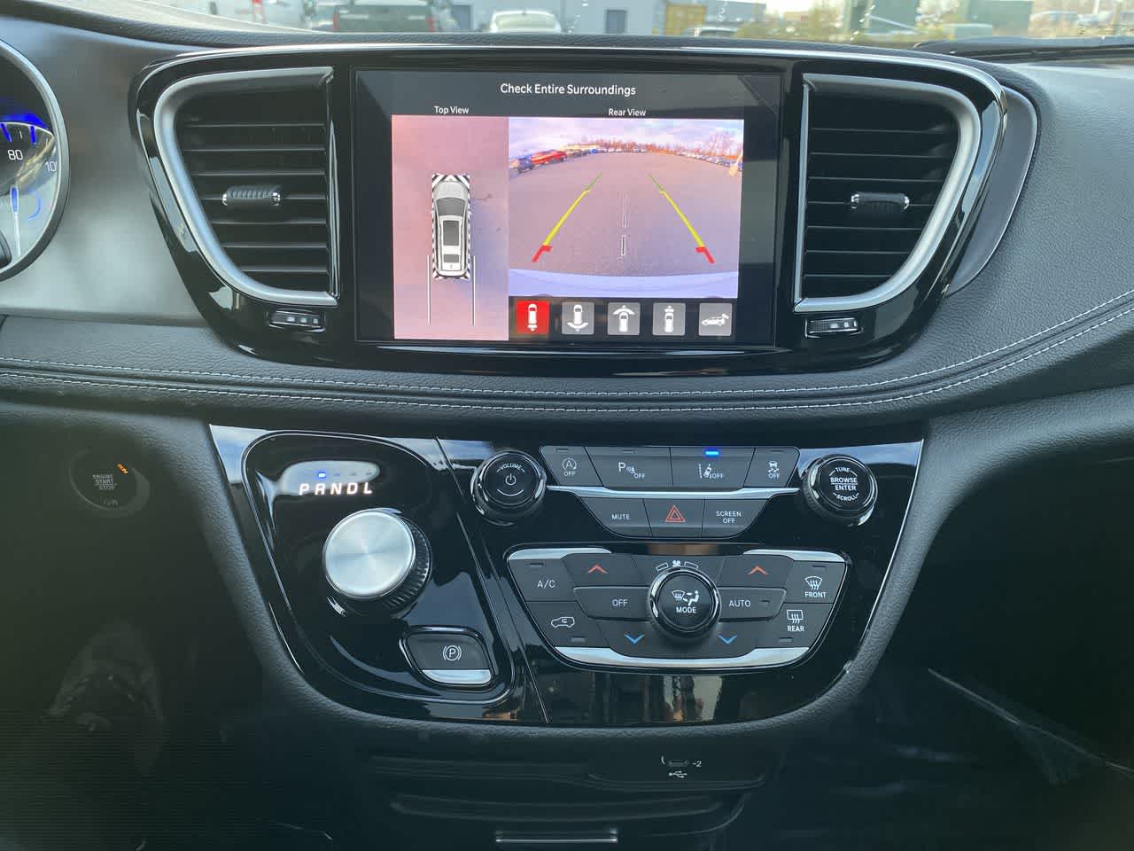 Thumbnail: 2026 Chrysler Pacifica - 17