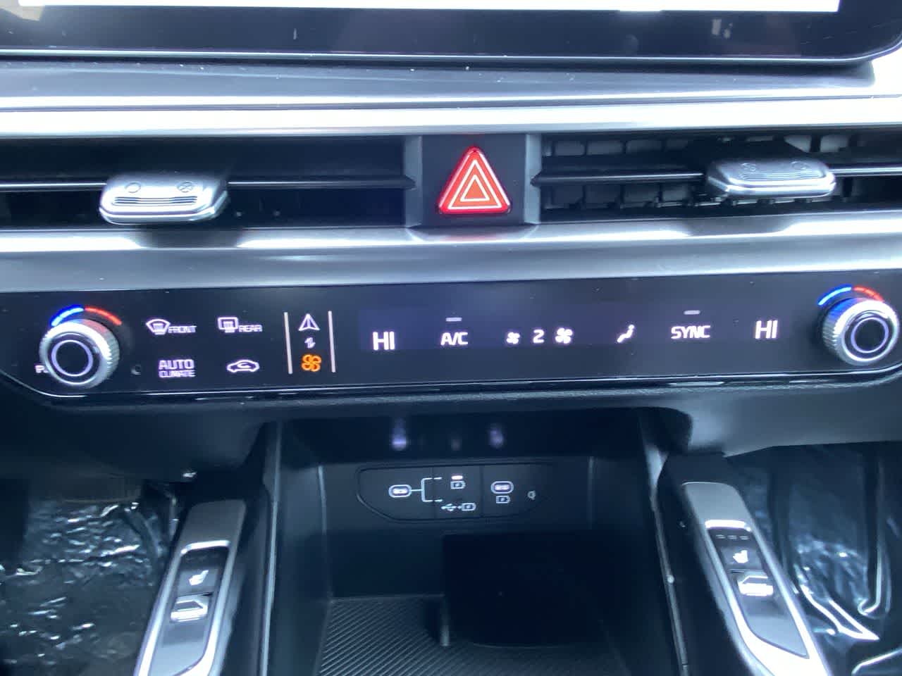 Thumbnail: 2024 Kia Sorento - 19