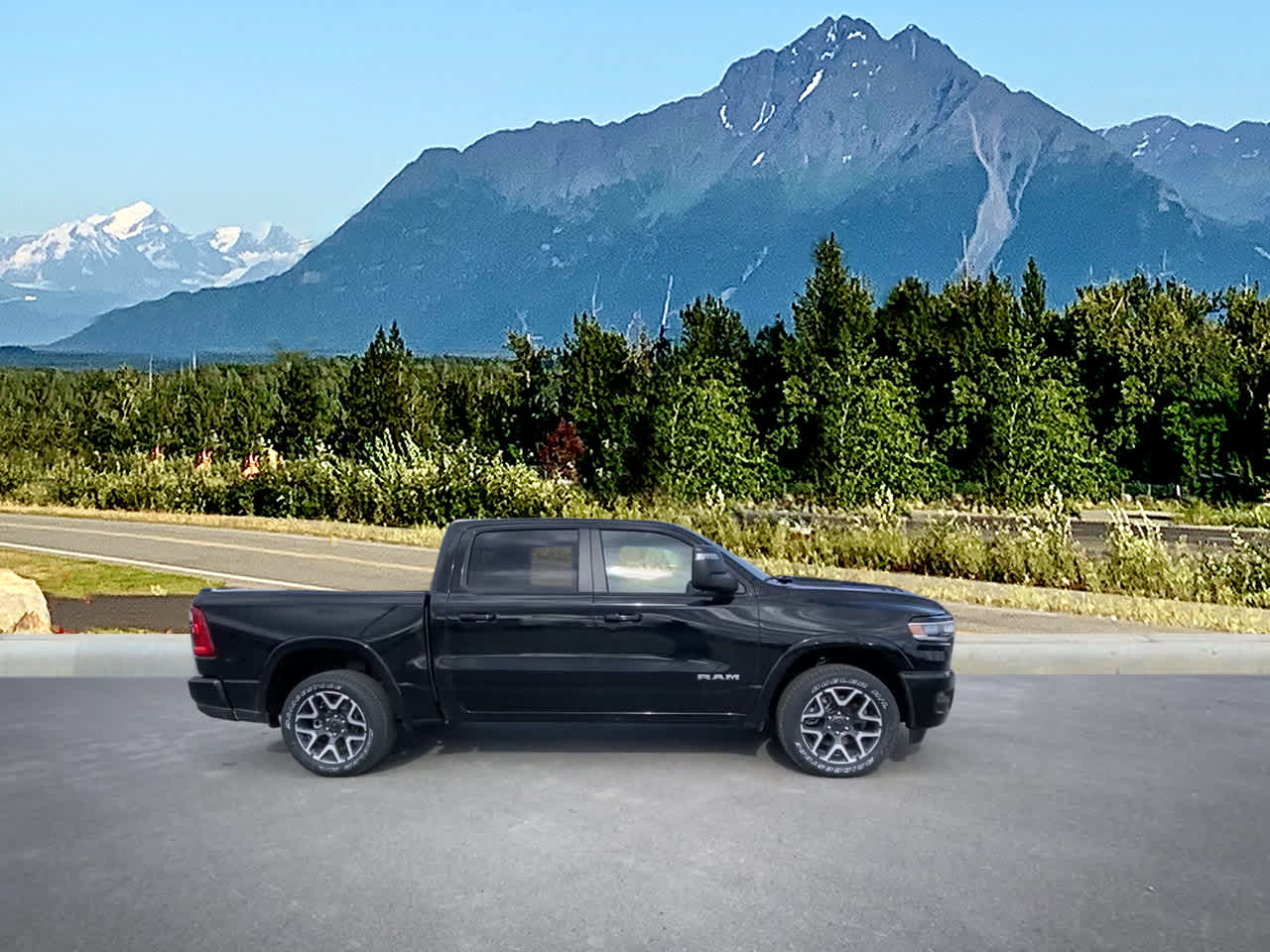 Thumbnail: 2025 RAM 1500 - 8