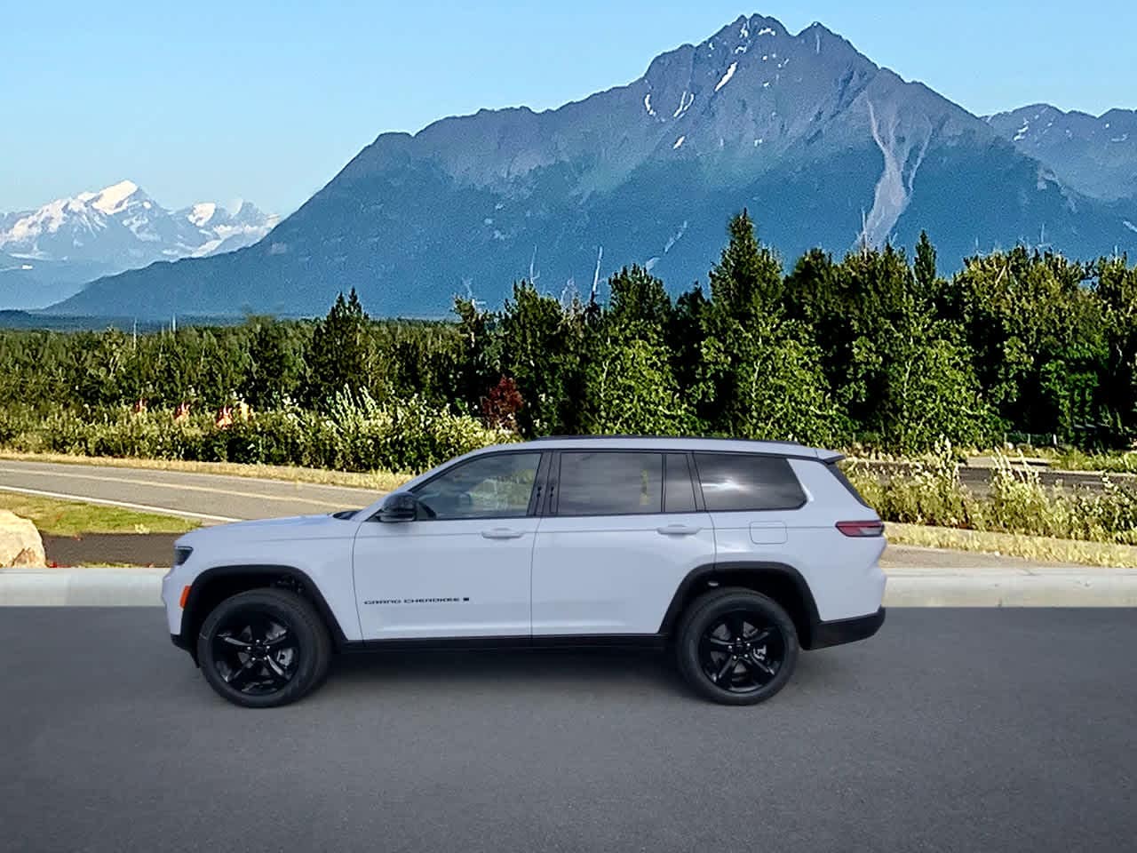 Thumbnail: 2025 Jeep Grand Cherokee - 2