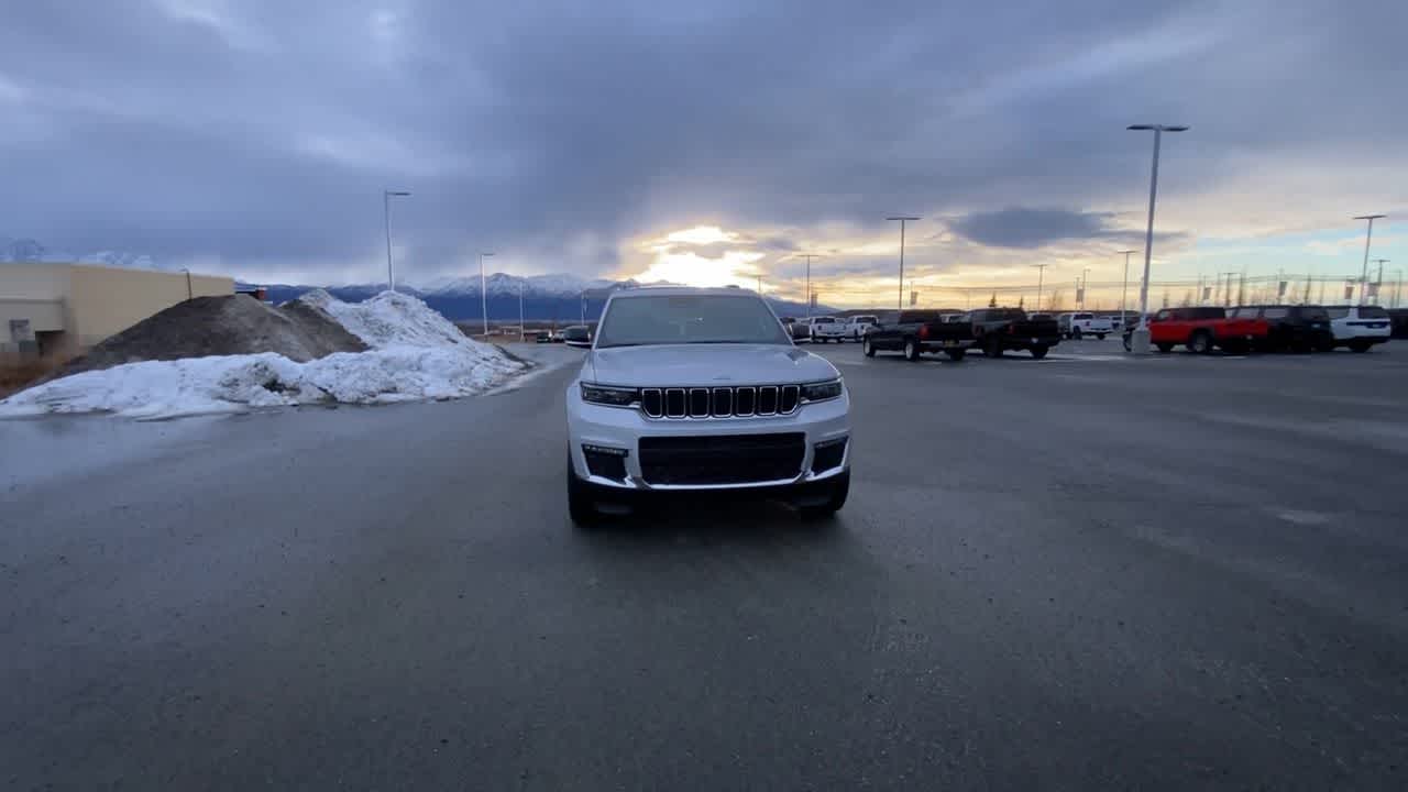 Thumbnail: 2025 Jeep Grand Cherokee - 12