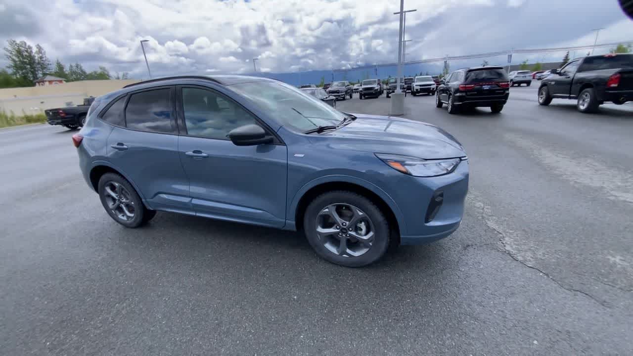 Thumbnail: 2023 Ford Escape - 15