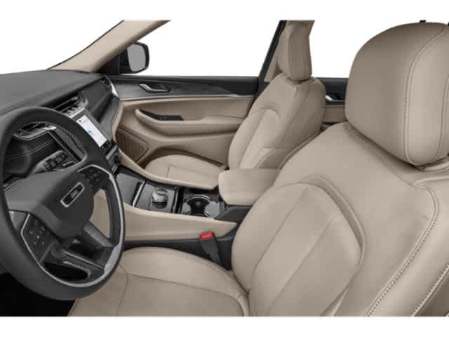 2025 Jeep Grand Cherokee Laredo 9