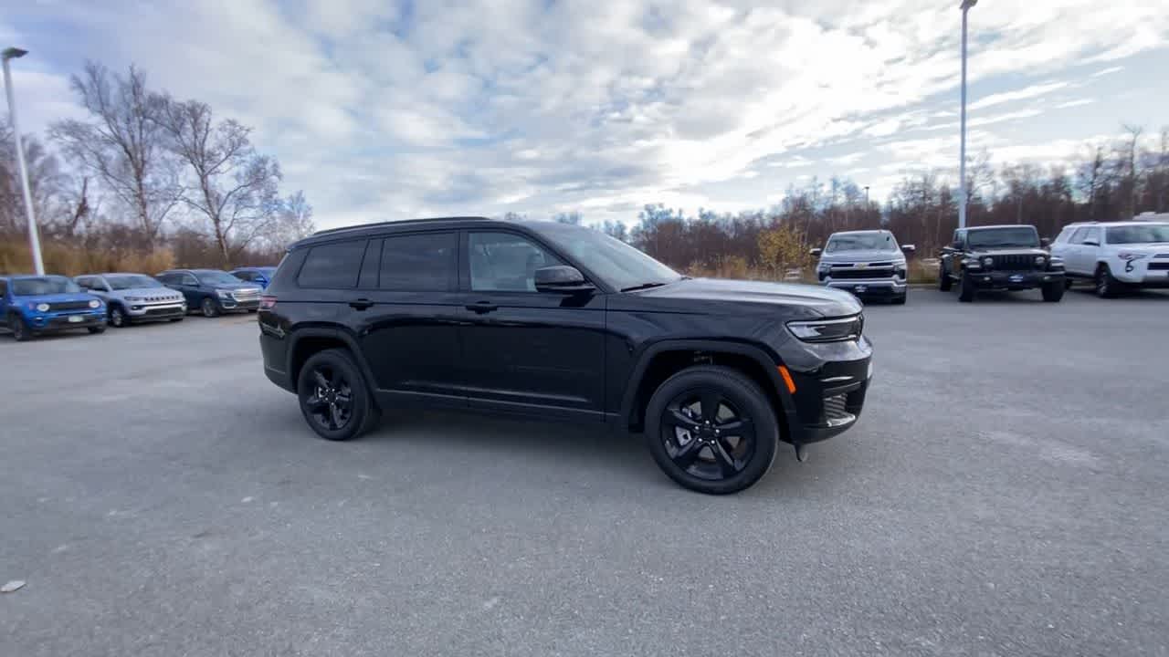 Thumbnail: 2025 Jeep Grand Cherokee - 7