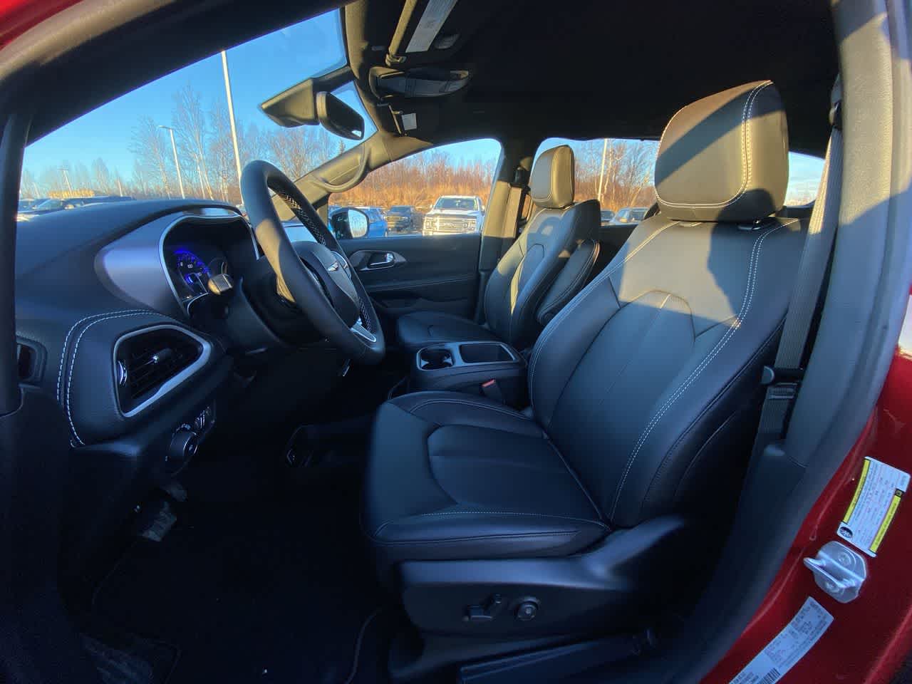 Thumbnail: 2026 Chrysler Pacifica - 17