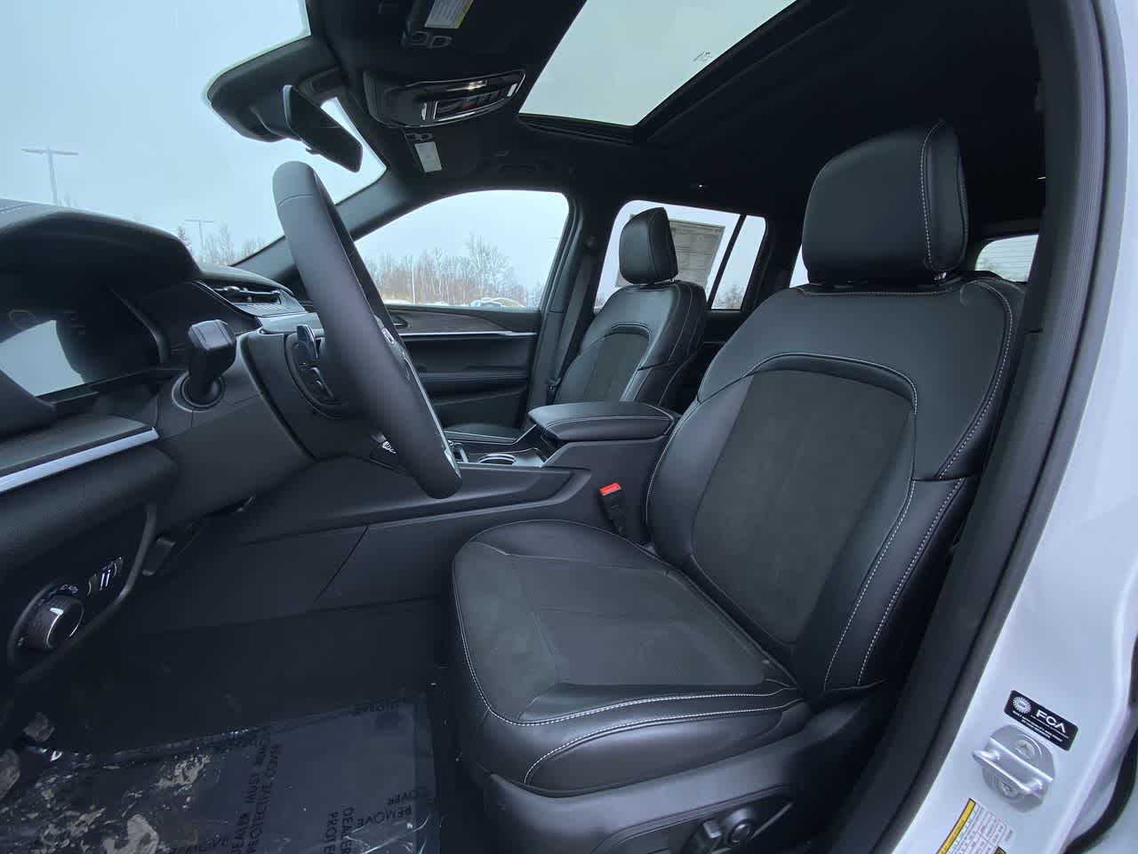 Thumbnail: 2026 Jeep Grand Cherokee - 17