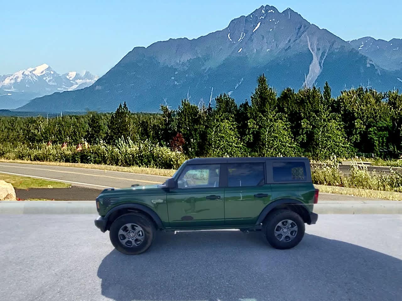 Thumbnail: 2025 Ford Bronco - 2