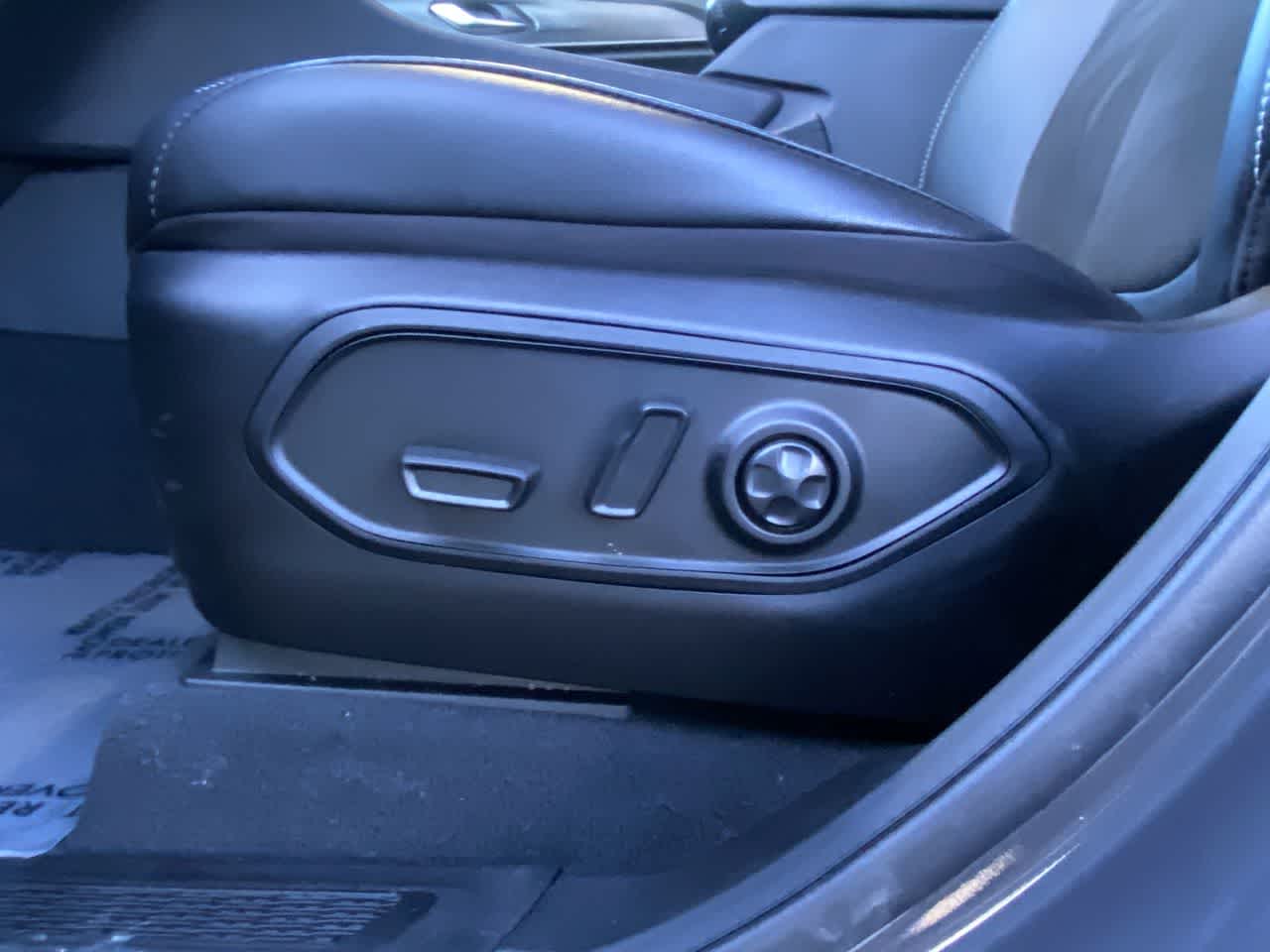 Thumbnail: 2025 Jeep Grand Cherokee L - 12