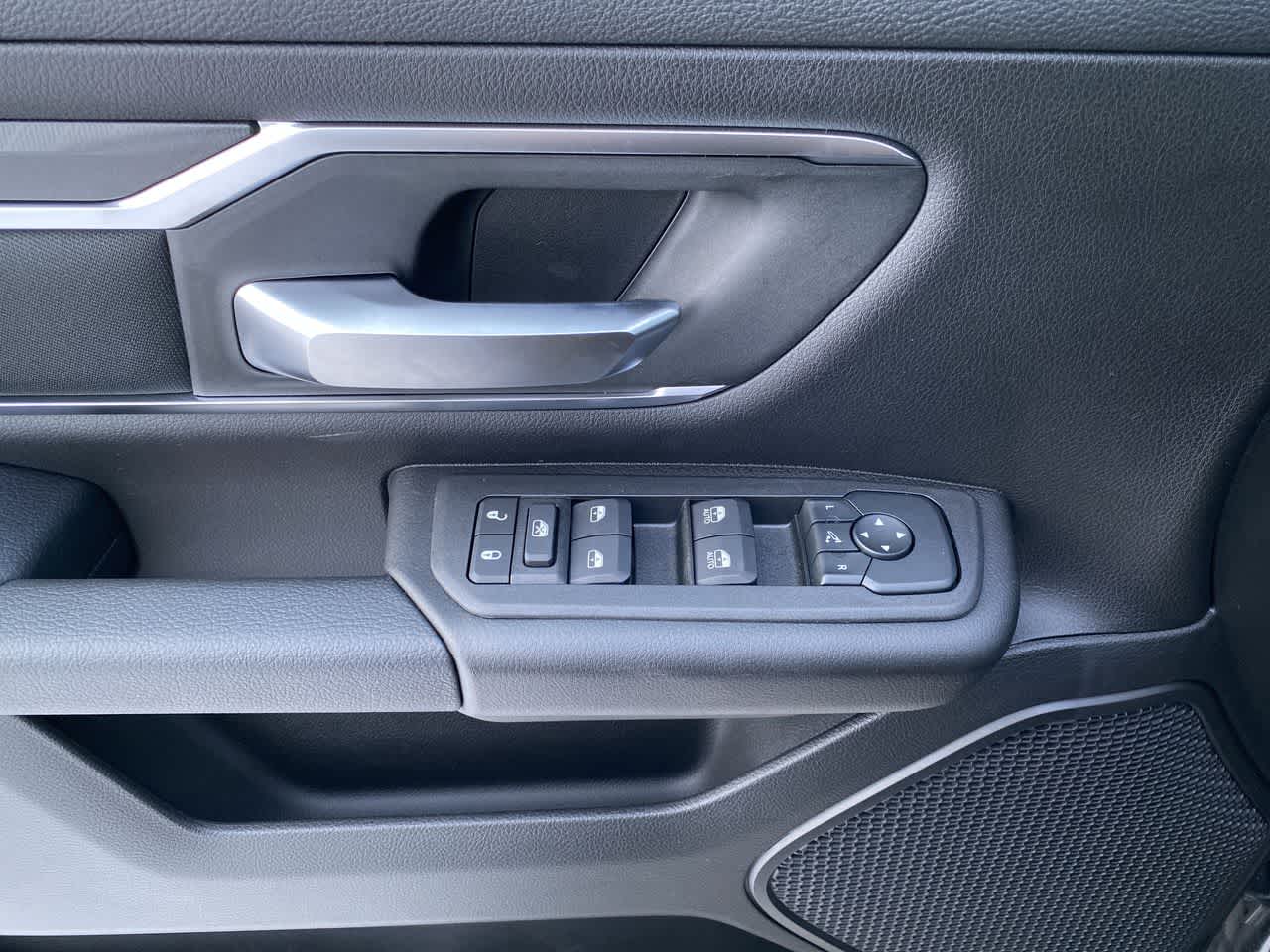 Thumbnail: 2026 RAM 1500 - 13