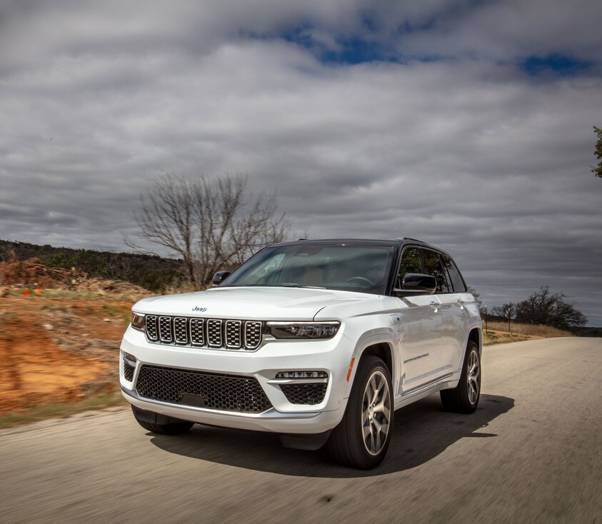 2025-Jeep-GrandCherokee-Summit-Reserve-SUV-L02.png