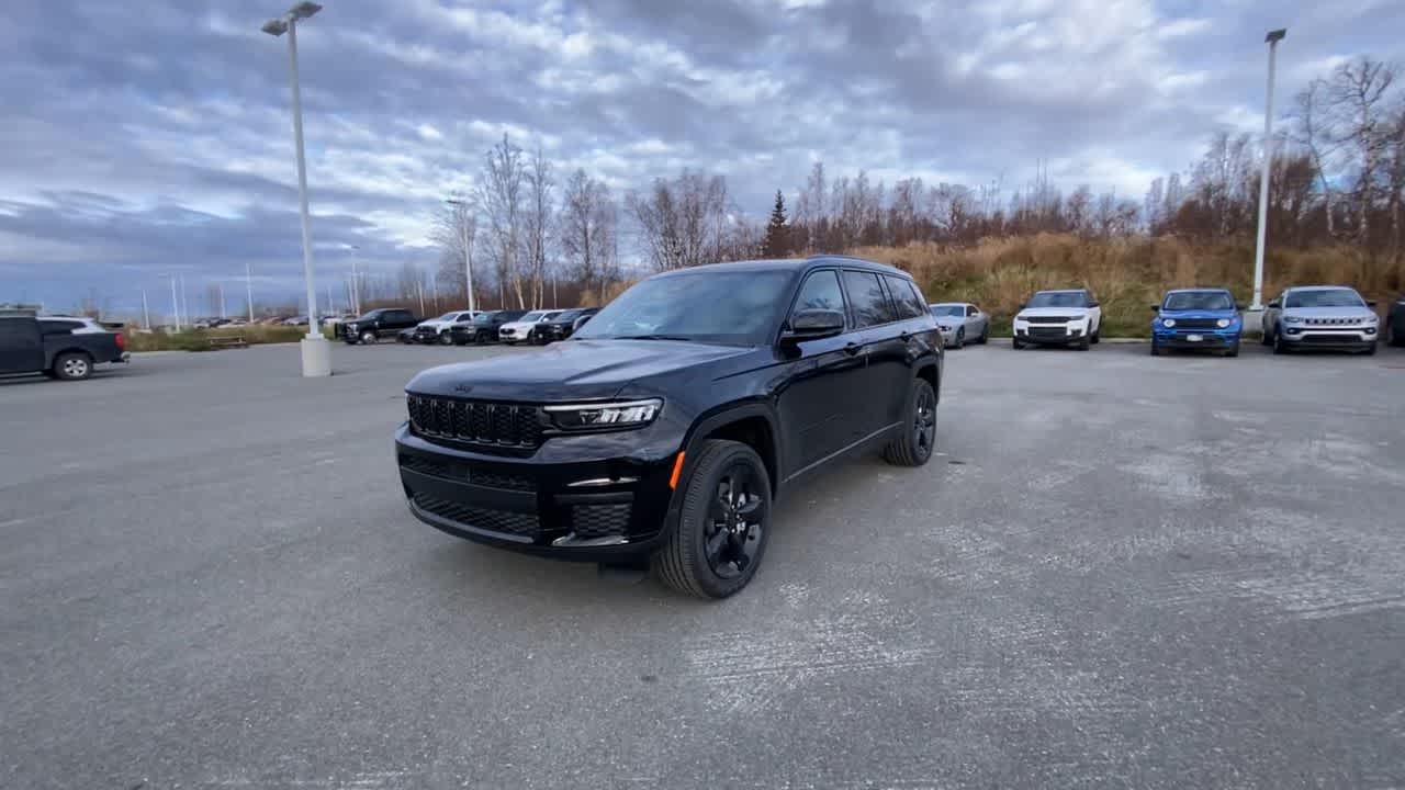 Thumbnail: 2025 Jeep Grand Cherokee - 9