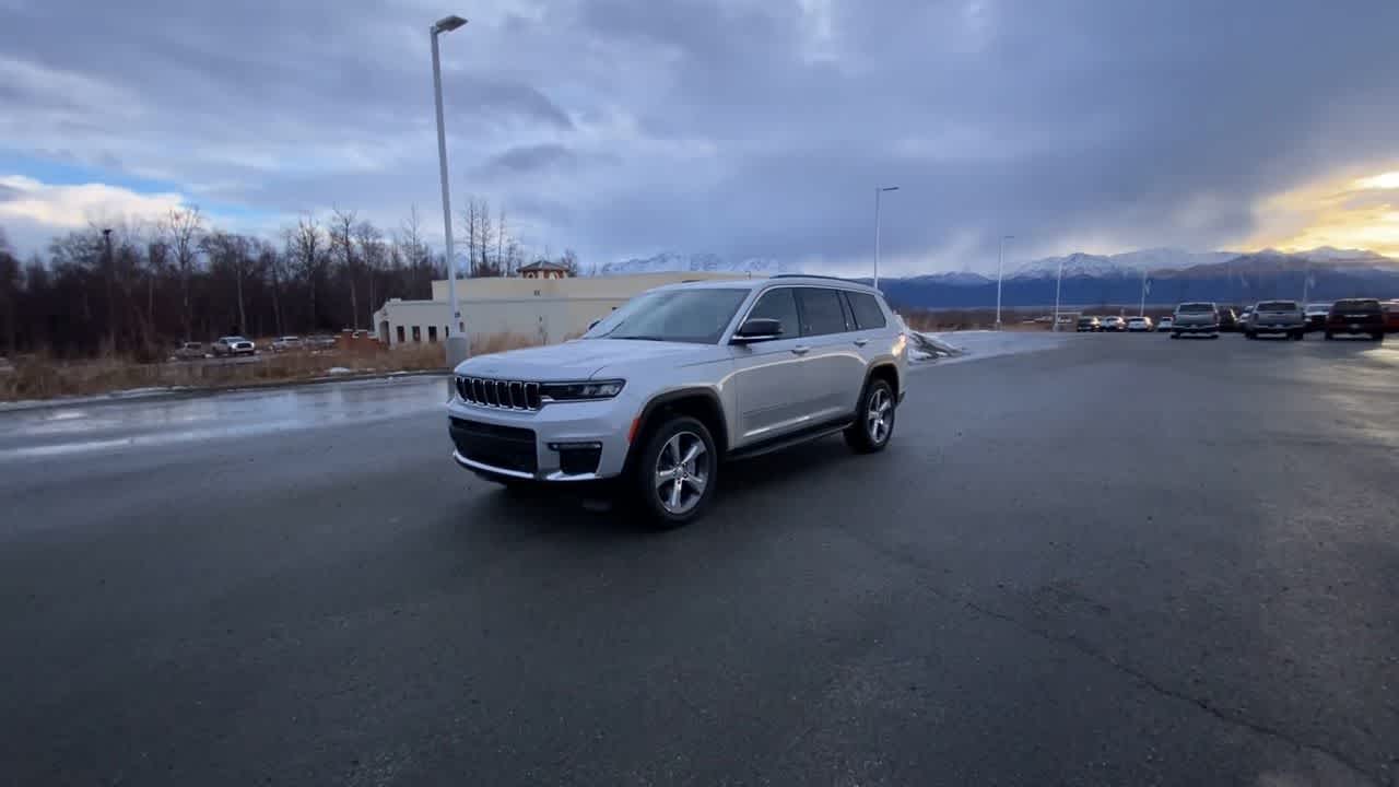 Thumbnail: 2025 Jeep Grand Cherokee - 14