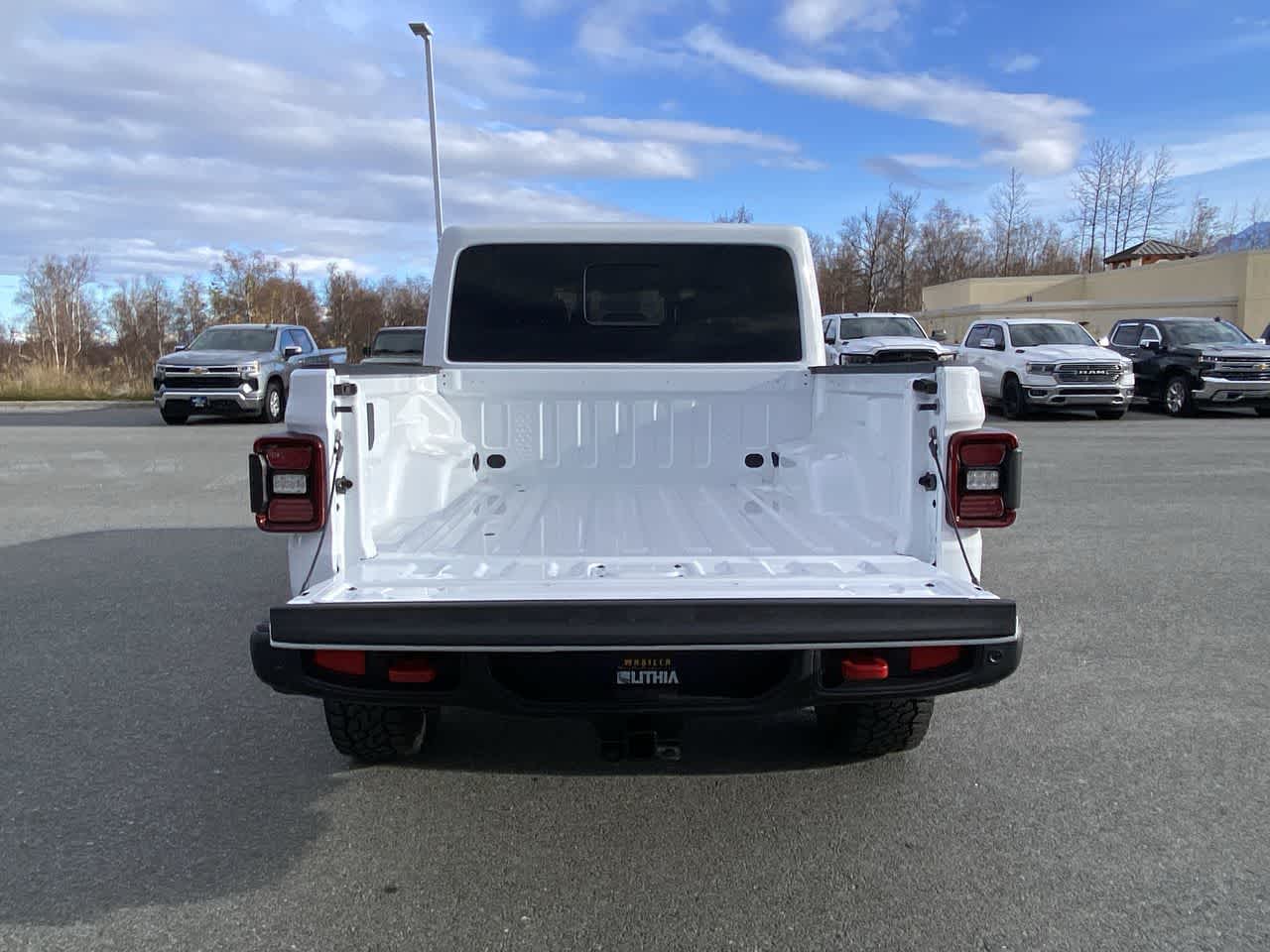 Thumbnail: 2025 Jeep Gladiator - 25