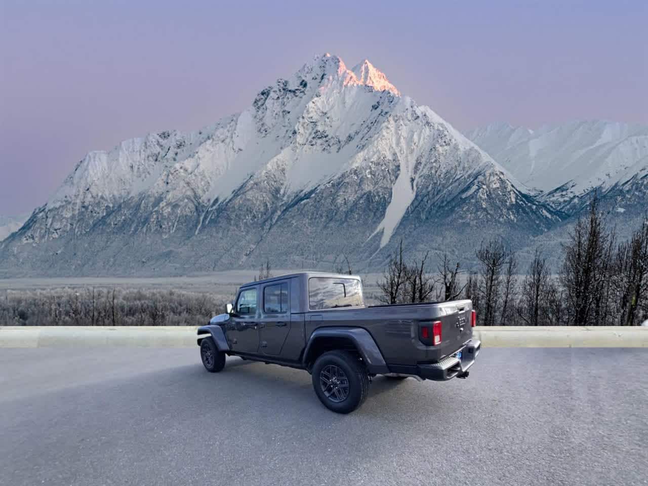 Thumbnail: 2025 Jeep Gladiator - 4