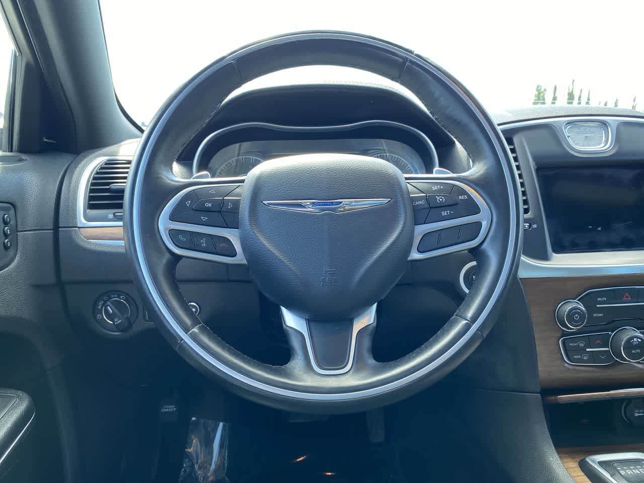 Thumbnail: 2017 Chrysler 300 - 14