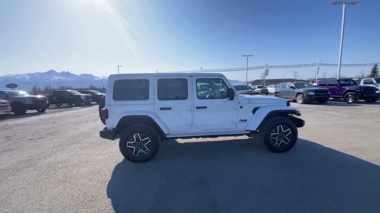 Thumbnail: 2025 Jeep Wrangler - 15