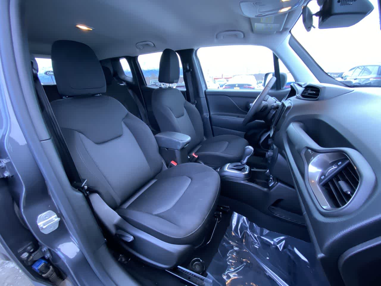 Thumbnail: 2023 Jeep Renegade - 25