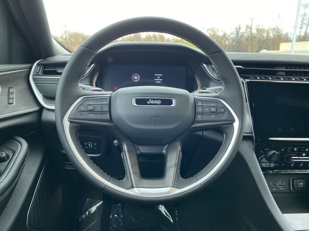 Thumbnail: 2025 Jeep Grand Cherokee - 14