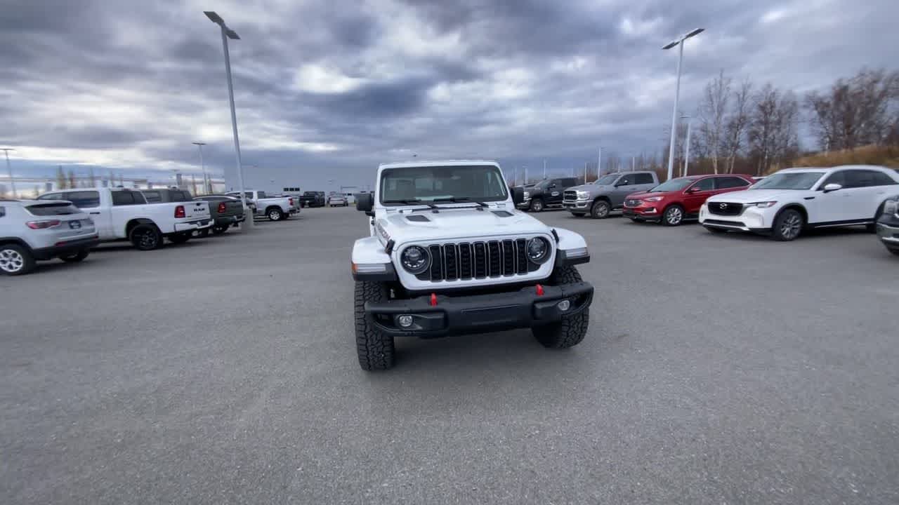 Thumbnail: 2025 Jeep Gladiator - 8