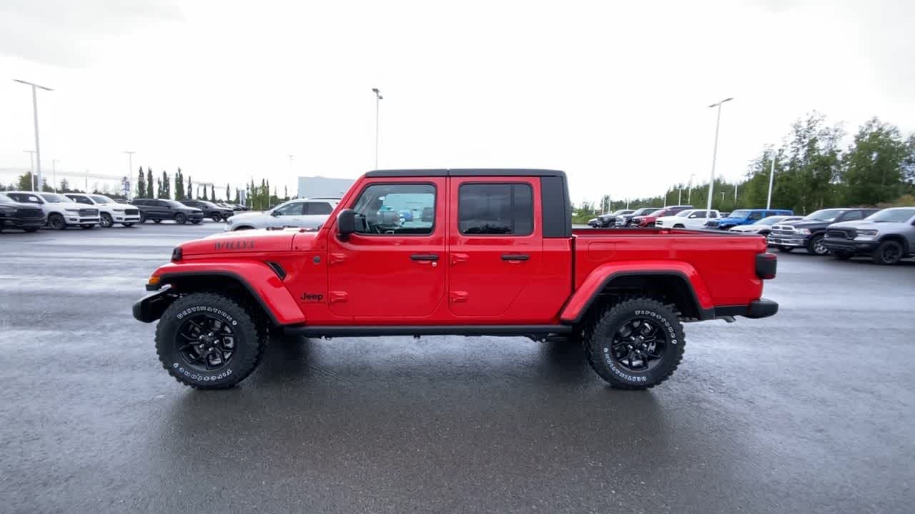 Thumbnail: 2025 Jeep Gladiator - 8