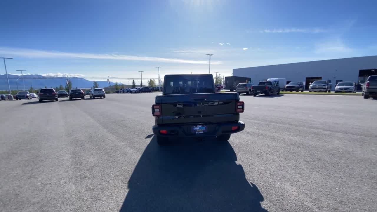 Thumbnail: 2025 Jeep Gladiator - 11