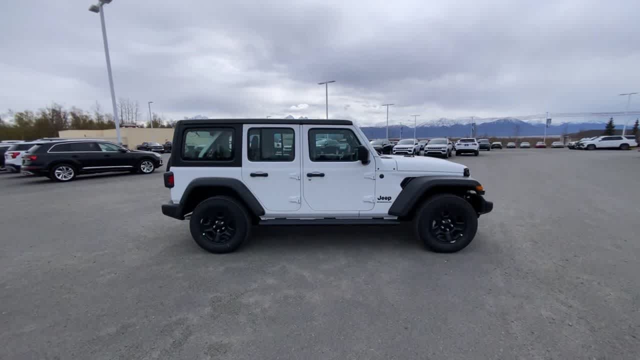 Thumbnail: 2025 Jeep Wrangler - 15