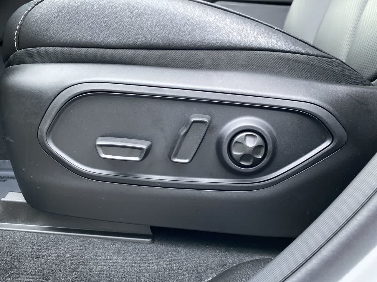 Thumbnail: 2025 Jeep Grand Cherokee - 12