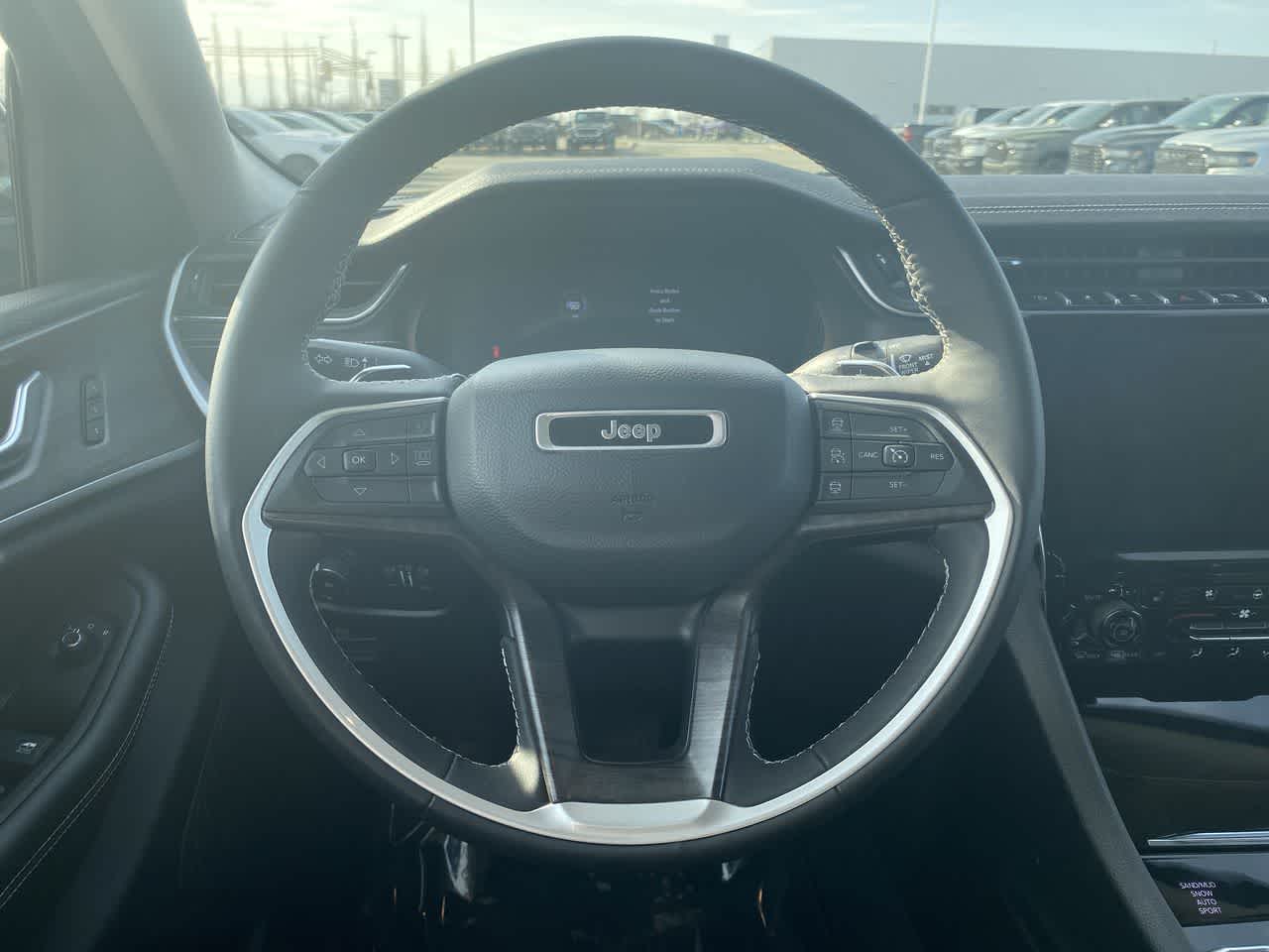 Thumbnail: 2023 Jeep Grand Cherokee - 14