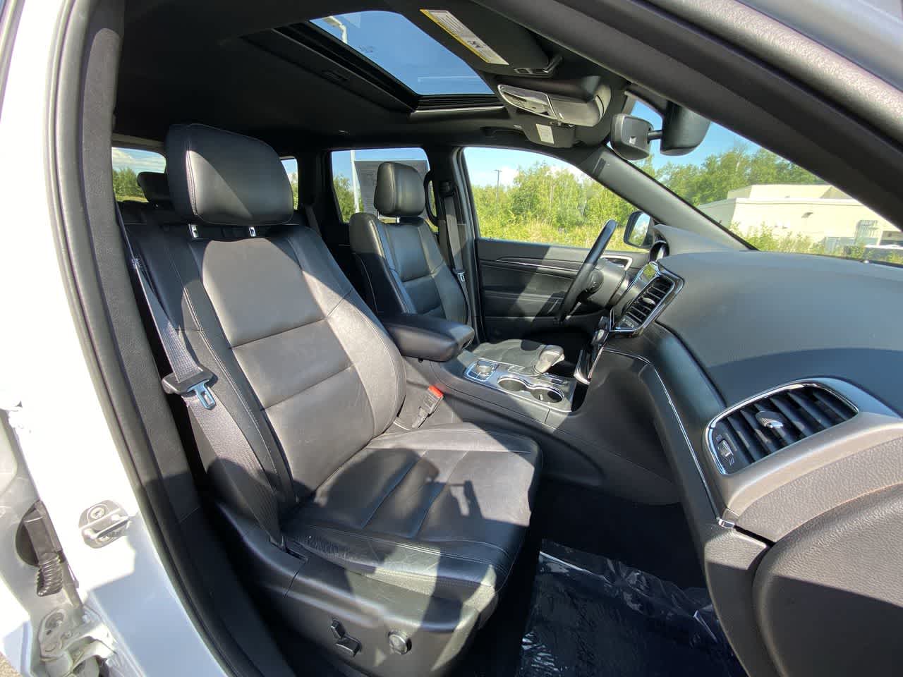 Thumbnail: 2022 Jeep Grand Cherokee - 33