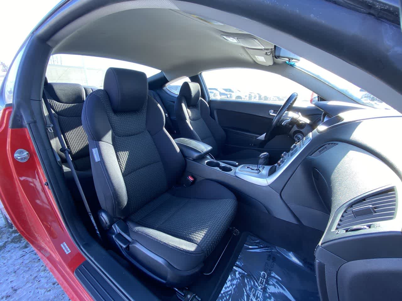 Thumbnail: 2010 Hyundai Genesis - 22