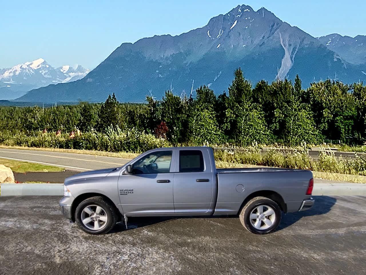 Thumbnail: 2024 RAM 1500 Classic - 2