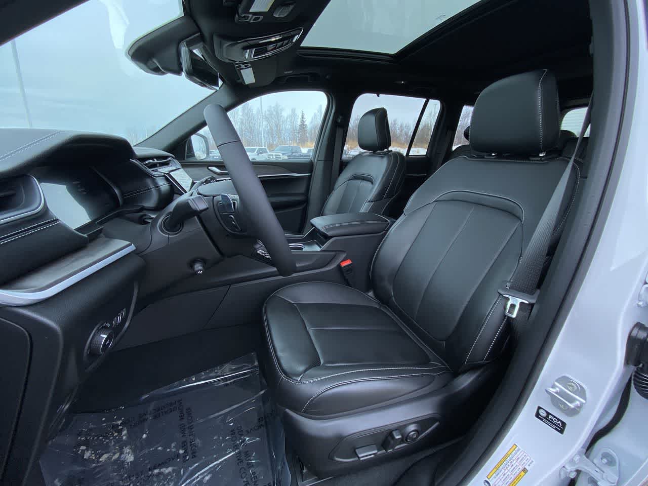 Thumbnail: 2025 Jeep Grand Cherokee - 11