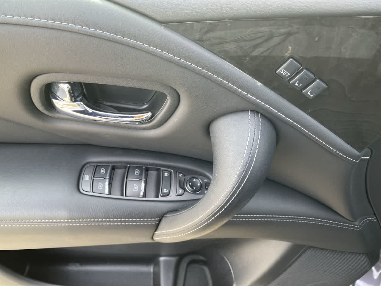 Thumbnail: 2024 INFINITI QX80 - 19