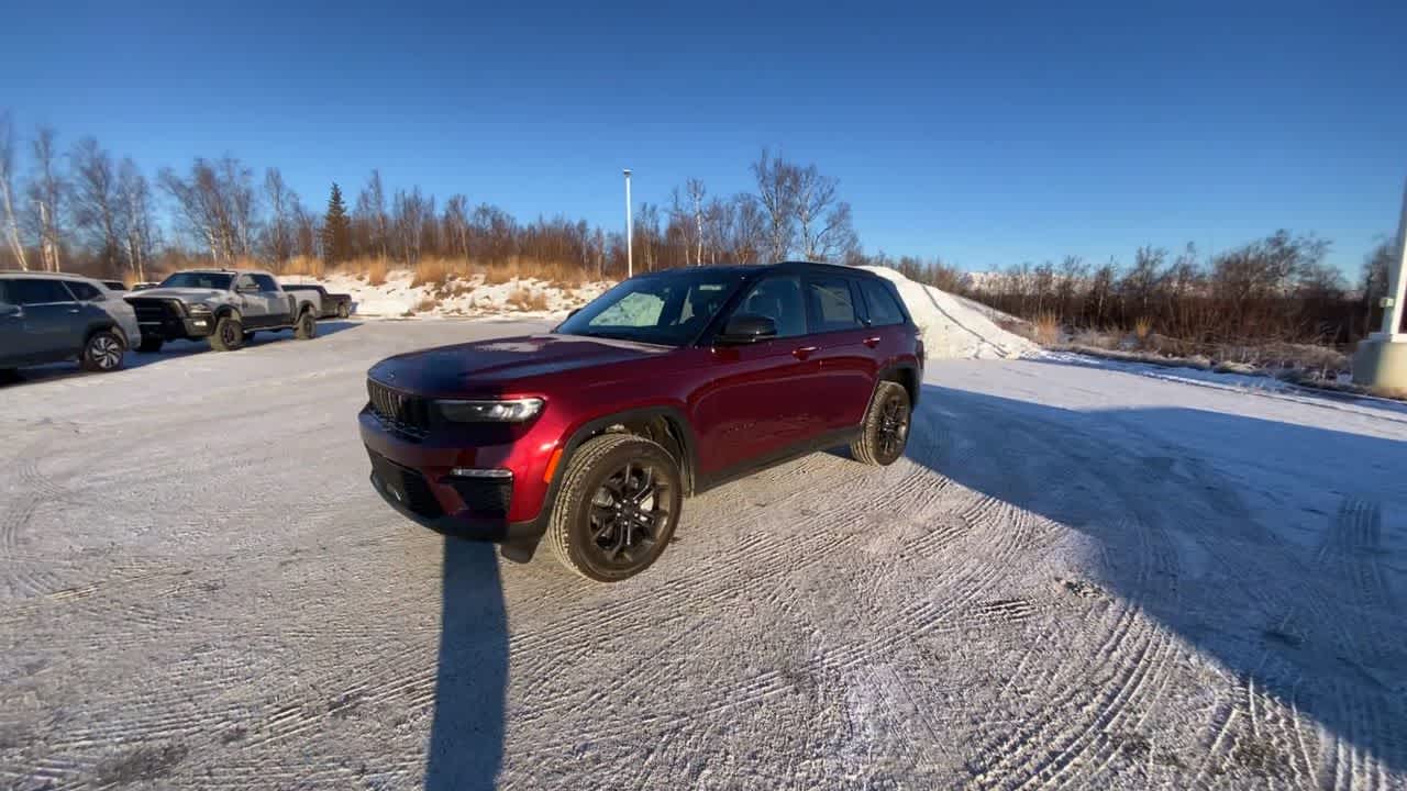 Thumbnail: 2025 Jeep Grand Cherokee - 9