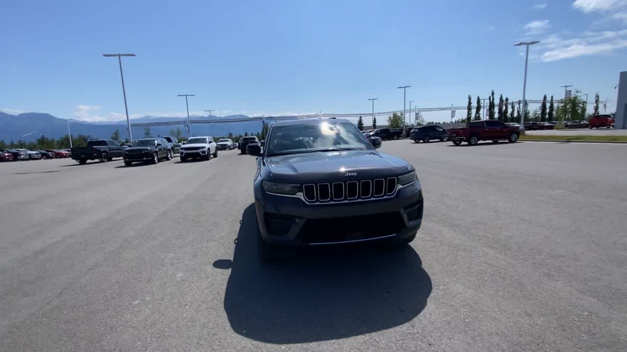 Thumbnail: 2025 Jeep Grand Cherokee - 8