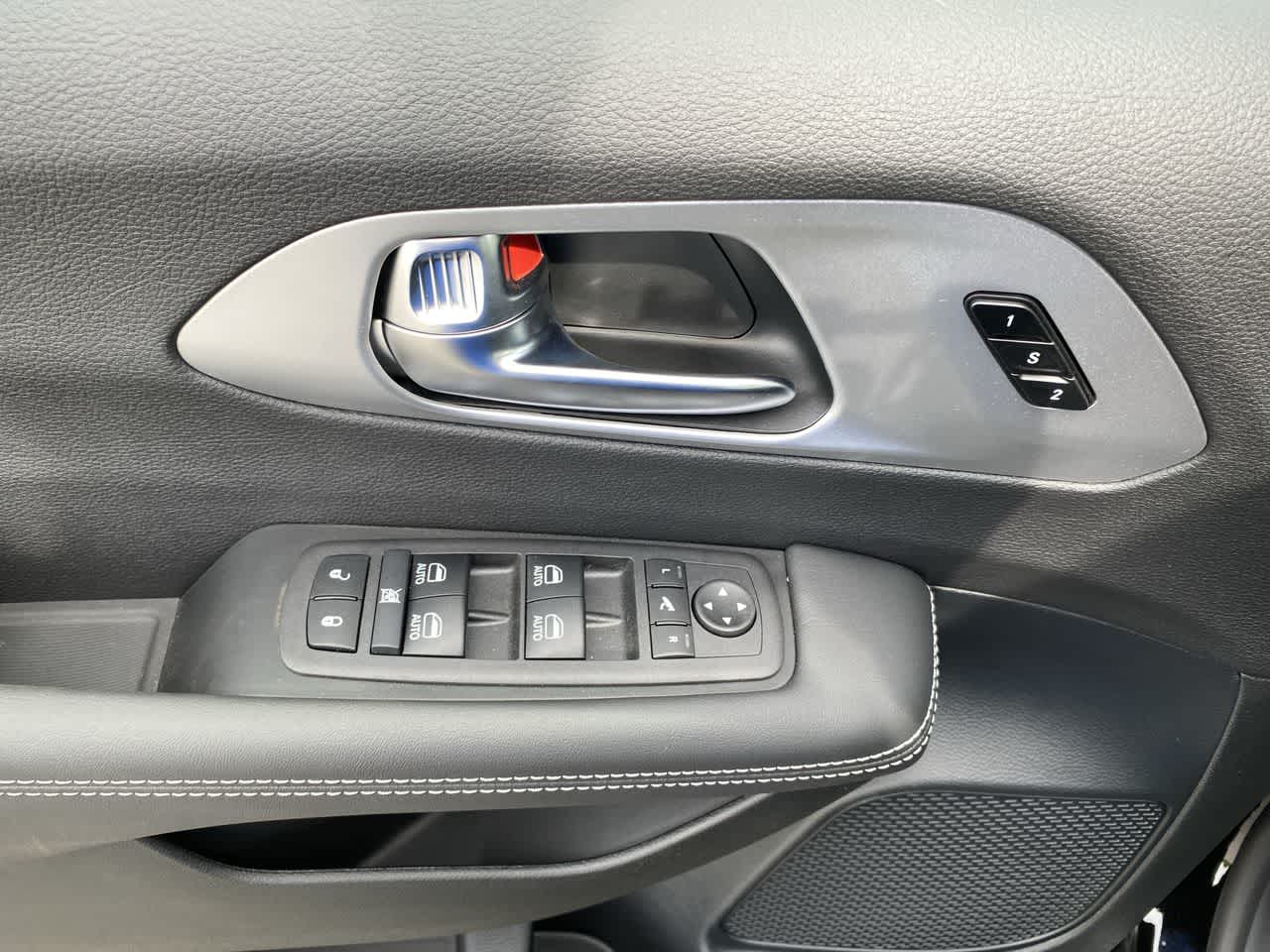 Thumbnail: 2025 Chrysler Pacifica - 13