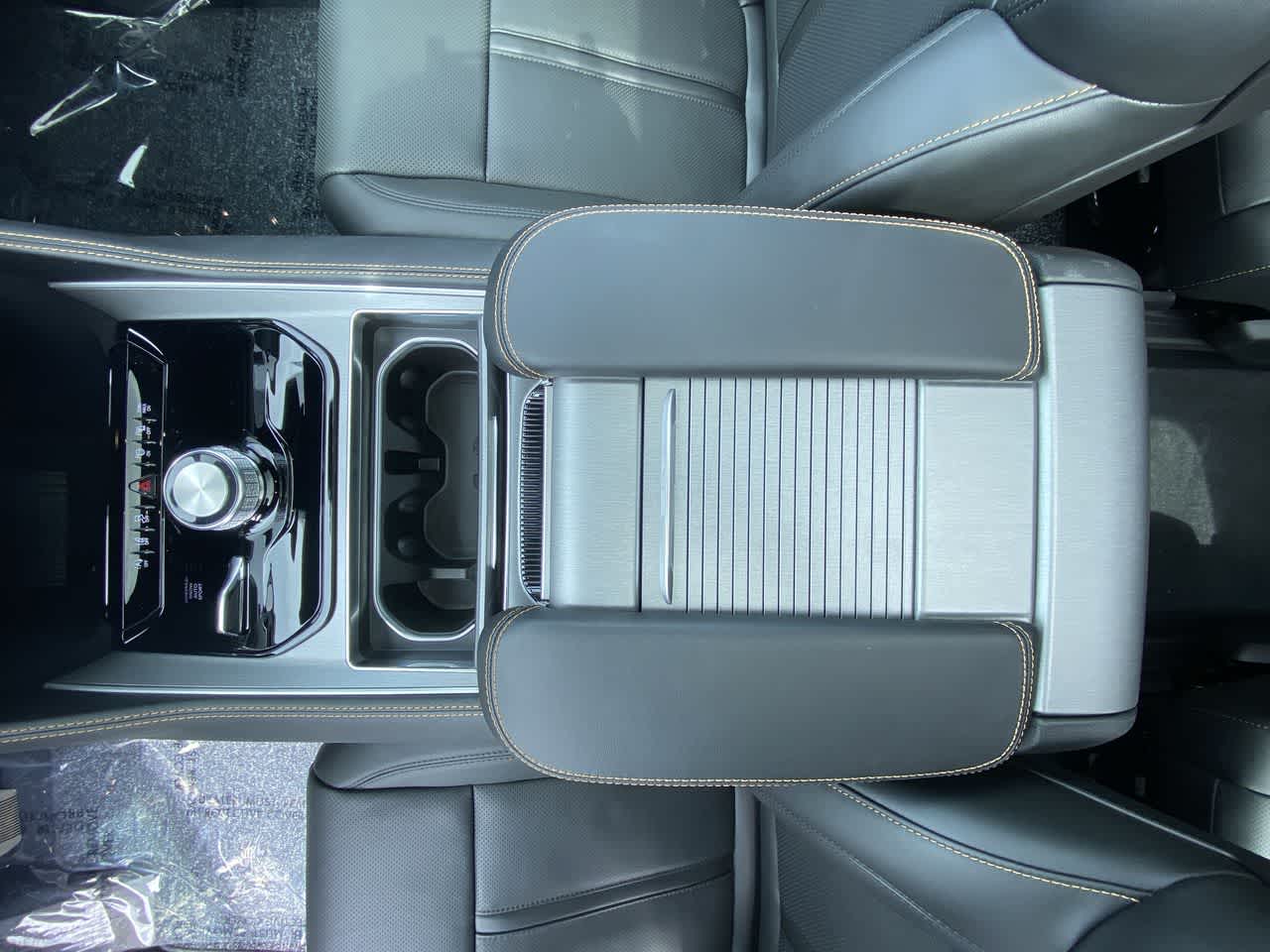 Thumbnail: 2026 Jeep Grand Wagoneer - 22