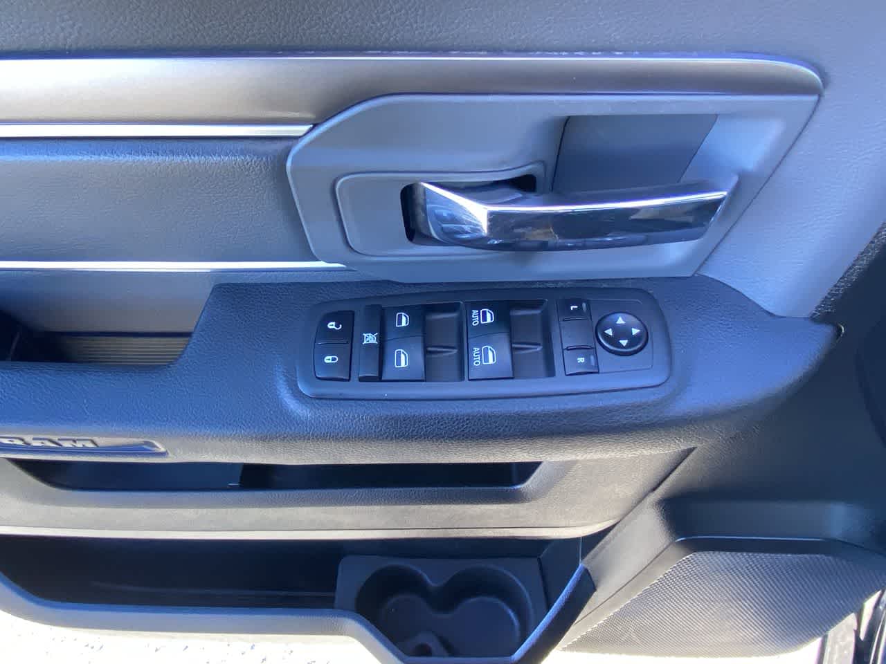 Thumbnail: 2022 RAM 1500 Classic - 19