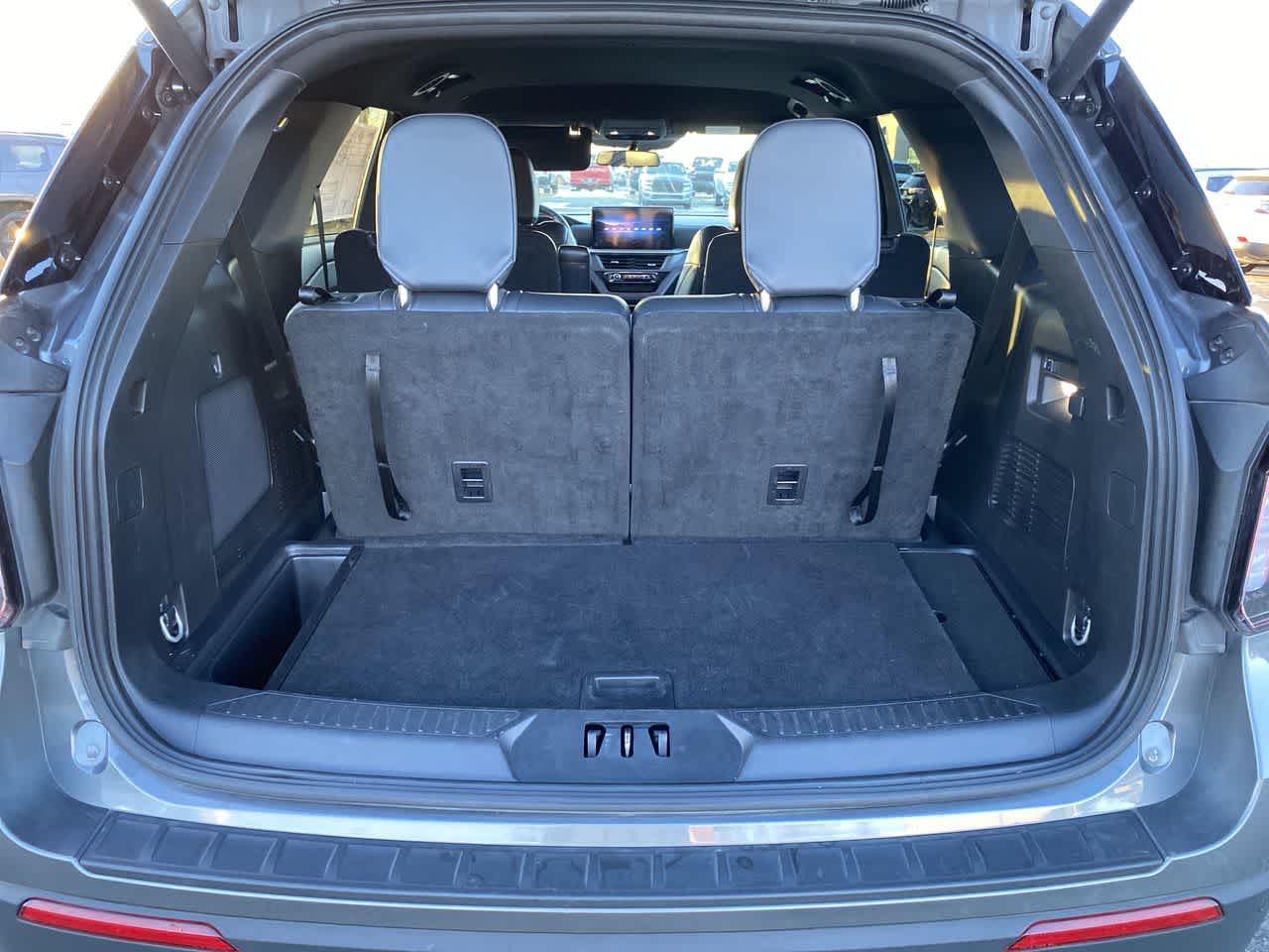 Thumbnail: 2025 Ford Explorer - 25