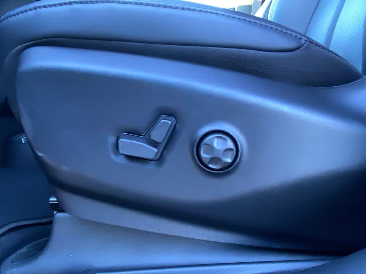 Thumbnail: 2026 Chrysler Pacifica - 18