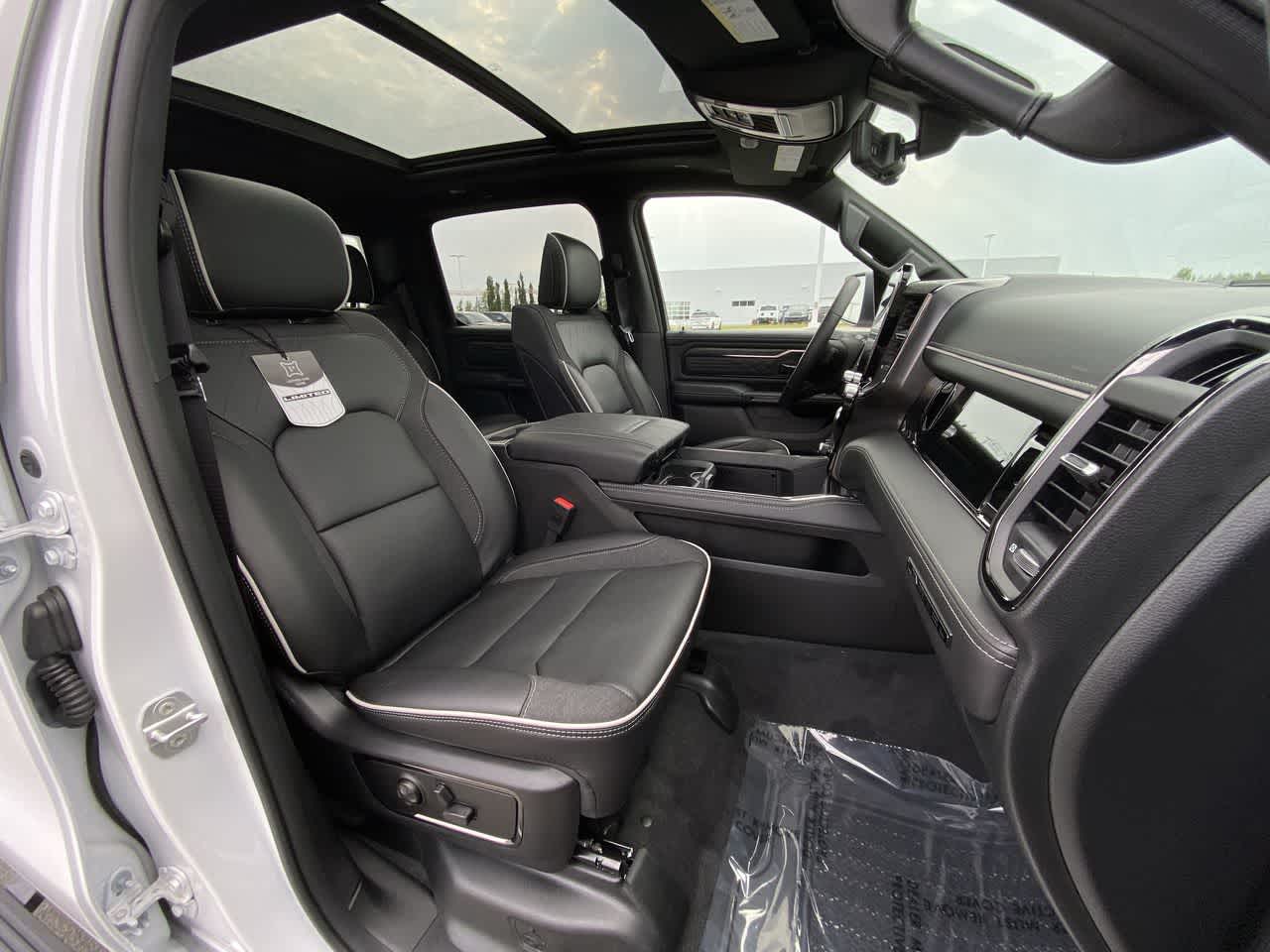 Thumbnail: 2025 RAM 1500 - 33