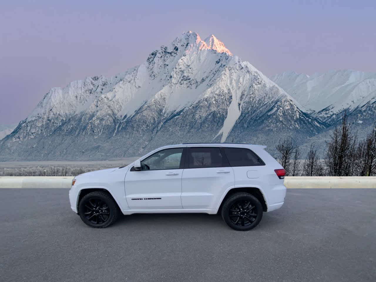 2020 Jeep Grand Cherokee Altitude photo 2