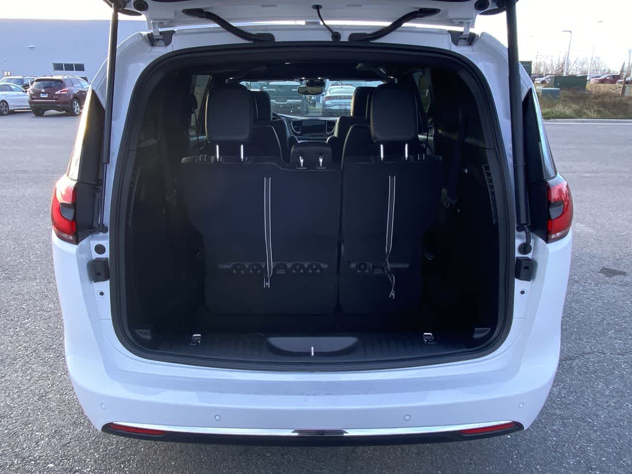 Thumbnail: 2026 Chrysler Pacifica - 26