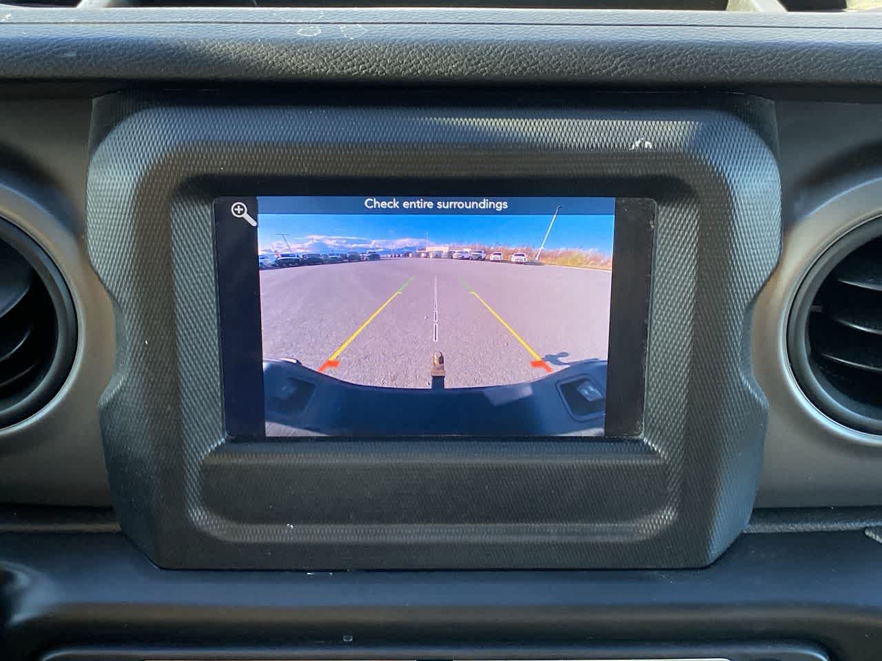 Thumbnail: 2022 Jeep Gladiator - 23