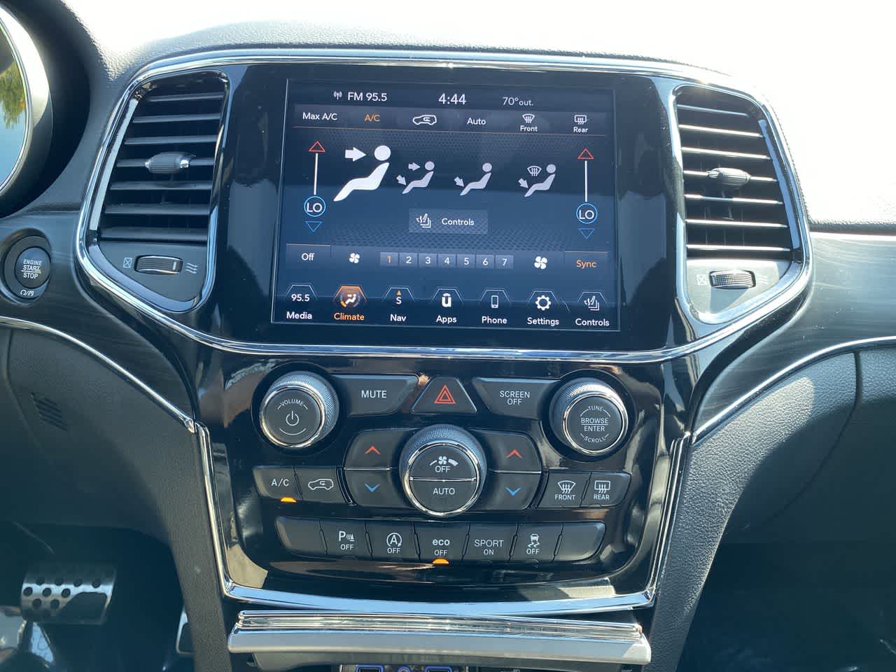 Thumbnail: 2022 Jeep Grand Cherokee - 25