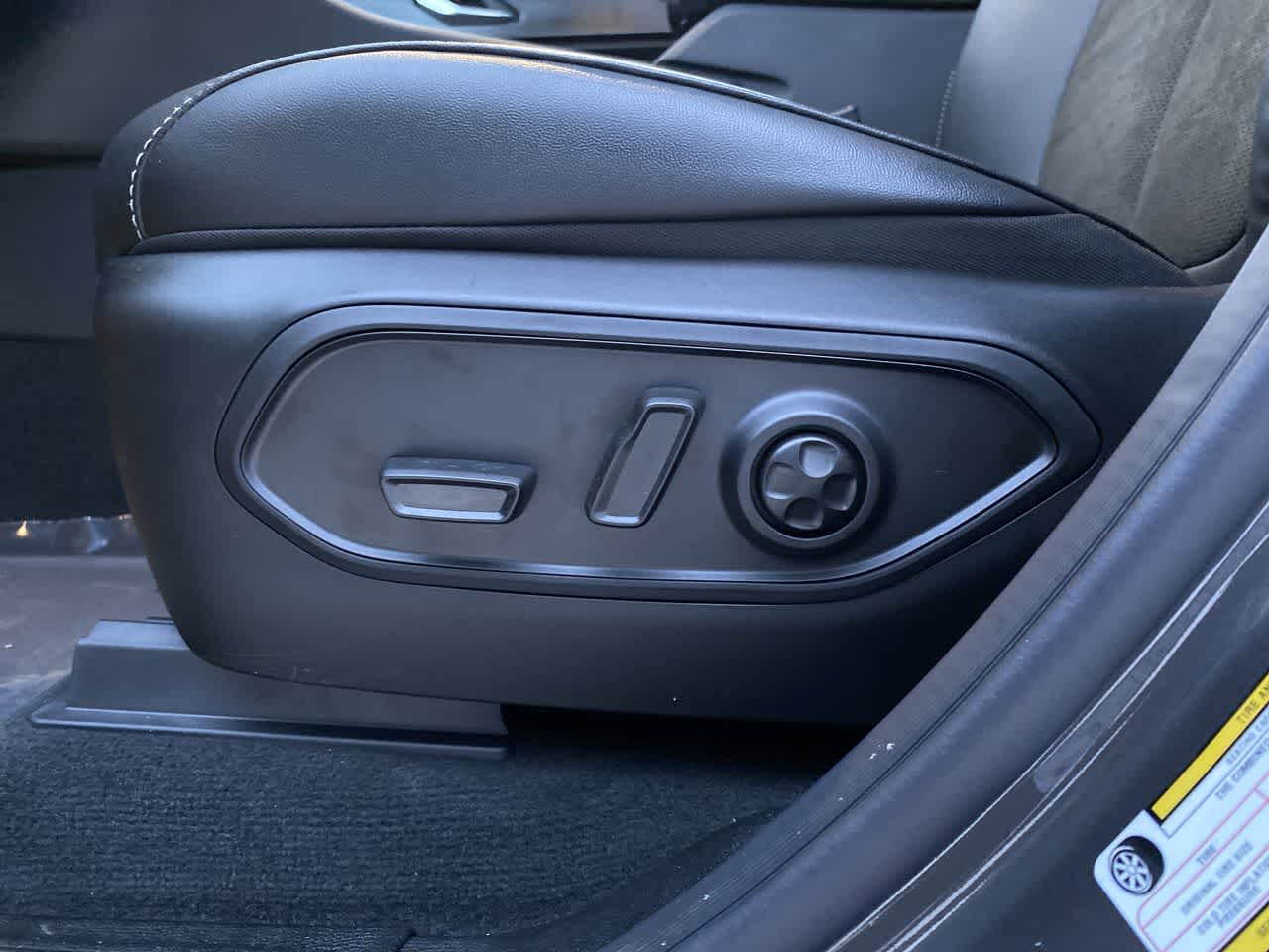 Thumbnail: 2025 Jeep Grand Cherokee - 12