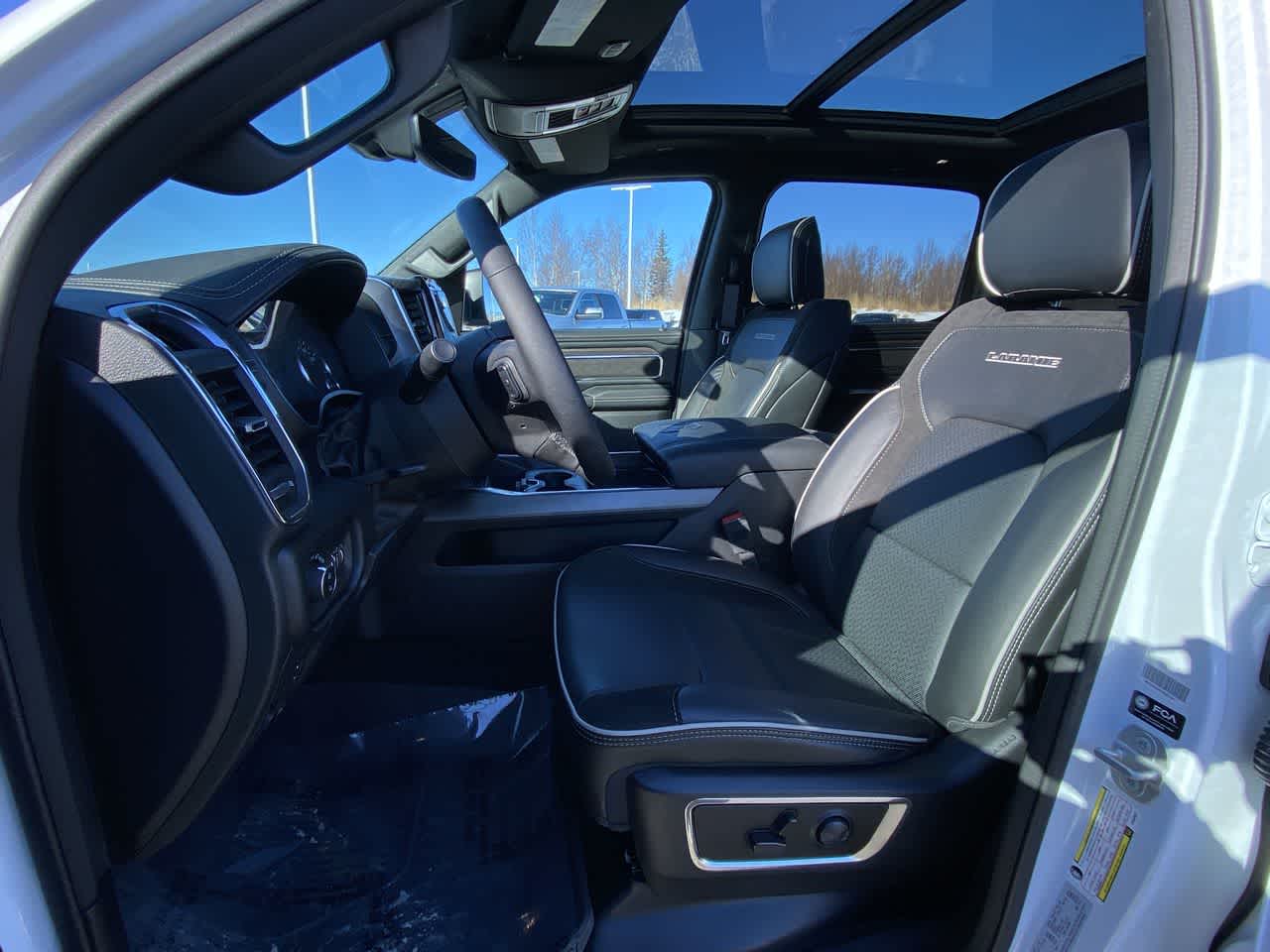 Thumbnail: 2025 RAM 1500 - 11